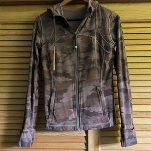 Lululemon Hooded define jacket heritage 365 Camo Roasted Brown Multi size 10